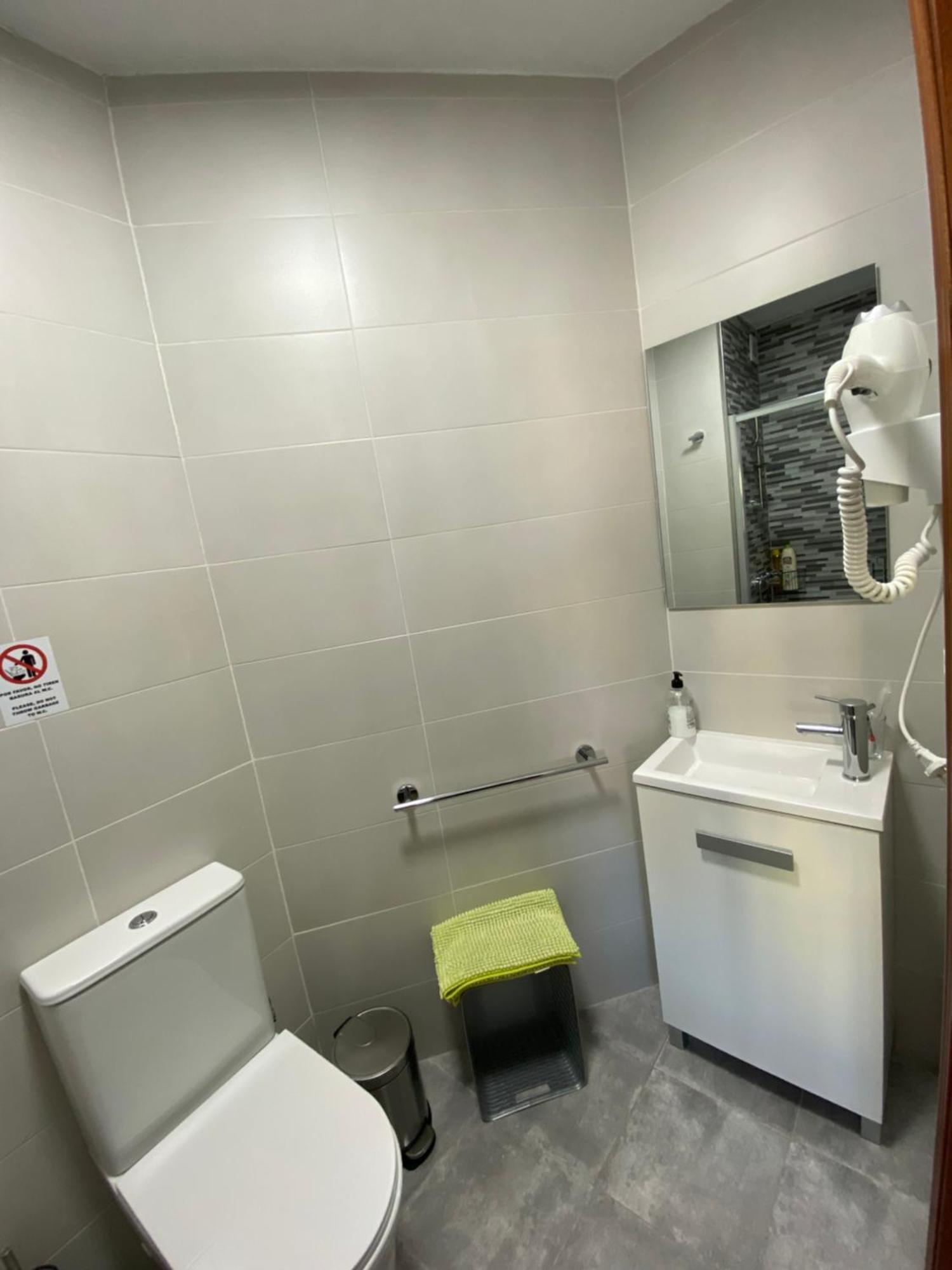 Habitaciones A Casa De Pepe ตริอากาสเตลา ภายนอก รูปภาพ